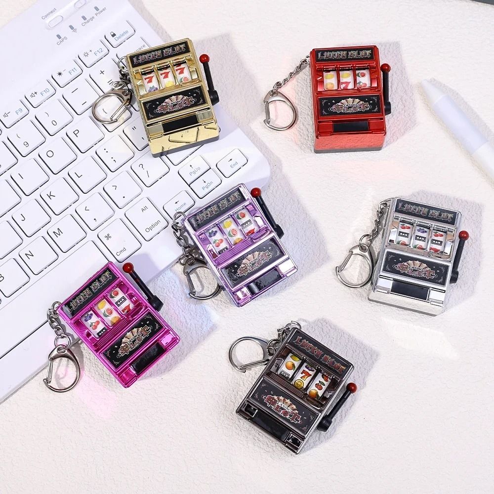 ミニギャンブルスロットマシンキーホルダー、クリエイティブアー - Electronics Gadgets Sale のレビューと価格